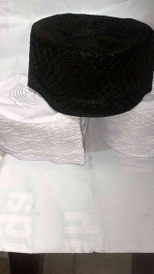 Pecic Kopiah Madinah Pria: Desain Tradisional dan Kualitas Terbaik