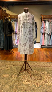 Nino Tunik oleh Dian Pelangi: Limited Edition Blouse untuk Outfit Kerja & Pesta