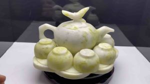 Bộ ấm chén uống trà đá Ngọc serpentine tự nhiên.