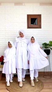 Setelan Putih Cutetrik Kimira Brukat Toyobo