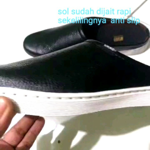 SEPATU SLOP BUSTOM PRIA SENDAL SLOP BUSTOM PRIA SLIP ON PRIA