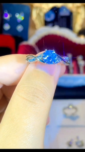 H05 {มีใบเซอร์ GRA รับรอง} แหวนเพชรโมอีส 1 กะรัต เรียบหรู ปรับไซส์แหวนได้ ของขวัญวันเกิดครบรอบ