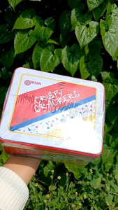 Nissin Crispy Crackers  Kemasan kaleng 750g