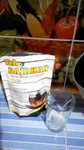 TEH BAJAKAH KALIMANTAN / AKAR BAJAKAH KALIMANTAN KAYU BAJAKAH ASLI