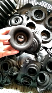 Karet Tutup Abu Fuso Mitsubishi Harga isi 50 pcs