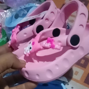 Sandal Anak Perempuan 1-2 Tahun Karakter Kuromi Jepit Tali Belakang