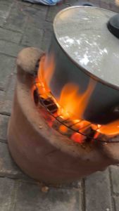 5KGS Charcoal briquettes per box Hexagonal shape 5cmx5cm smokeless and odorless intense heat used for boiling and grilling.