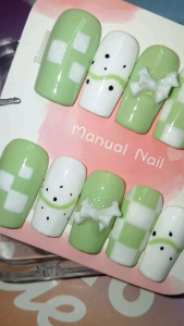 เล็บ เล็บปลอม เล็บเจลสีเขียว เล็บปลอมสีเขียว เล็บเจลสีเขียวอ่อน เล็บเจลแท้  มีกาว ตะไบแถมฟรีชุด สินค้าพร้อมส่ง