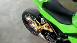 Knalpot Akrapovic Gp Lorenzo R15v2v3 Gsx150r Xabre Cb150r Vixion Byson Cbr150r Mt15 Verzha Mx King Tiger Megapro Sonic Satriafu Supra GTR150cc Pulsar 200ns Ninja 250sl