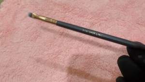 Meverything แปรงอายไลเนอร์ 310 Sport Liner สีน้ำตาล