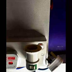 (SG SELLER ) Mosquito repellent bulb / Bug repellent LED light bulb / E27 base