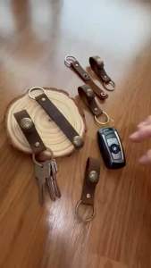 Cowhide Motorcycle Keychain Leather Belt Keychain Key Ring Car Key Holder