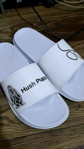 Sandal Slop Putih Pria Wanita: Desain Kasual & Elegan\\n\\nMengapa memilih sandal slop putih? Sandal slop putih merupakan pilihan yang tepat bagi mereka yang mencari sepatu yang nyaman, tahan lama, dan cocok untuk berbagai aktivitas. Dalam artikel ini, kita akan membahas kelebihan sandal slop putih, cara memilih sandal yang nyaman, serta bagaimana menggabungkan sandal slop putih dengan penampilan Anda.\\n\\n Mengapa Memilih Sandal Slop Putih?\\n\\n Kelebihan Sandal Slop Putih untuk Aktivitas Harian\\n\\nSandal slop putih memiliki beberapa kelebihan yang membuatnya menjadi pilihan yang tepat untuk aktivitas harian Anda. Pertama, sandal slop putih sangat nyaman digunakan karena desainnya yang kasual dan elegan. Selain itu, sandal slop putih mudah dipadukan dengan berbagai pakaian, sehingga Anda dapat menggunakannya dalam berbagai kesempatan.\\n\\n Kekuatan Sandal Tahan Lama & Tahan Air\\n\\nSandal slop putih juga memiliki kekuatan yang tahan lama dan tahan air, sehingga cocok digunakan di berbagai kondisi cuaca. Dengan sandal slop putih, Anda tidak perlu khawatir tentang hujan atau air yang mungkin menodai sepatu Anda.\\n\\n Bagaimana Memilih Sandal Slop Putih yang Nyaman?\\n\\n Memahami Ukuran & Desain yang Sesuai\\n\\nUntuk memilih sandal slop putih yang nyaman, penting untuk memahami ukuran dan desain yang sesuai dengan kaki Anda. Pastikan ukuran sandal sesuai dengan ukuran kaki Anda agar tidak terlalu sempit atau terlalu longgar. Selain itu, pilih desain sandal yang cocok dengan gaya Anda dan aktivitas yang akan Anda lakukan.\\n\\n Tips Memilih Sandal Nyaman untuk Semua Usia\\n\\nBerikut adalah beberapa tips memilih sandal slop putih yang nyaman untuk semua usia:\\n\\n- Pilih sandal dengan material yang lembut dan tidak menyebabkan iritasi pada kulit kaki.\\n- Pastikan sandal memiliki desain yang ergonomis agar nyaman digunakan dalam jangka waktu yang lama.\\n- Pilih sandal dengan sol yang empuk dan kuat untuk menunjang aktivitas Anda.\\n\\n Sandal Slop Putih: Aktivitas & Penampilan\\n\\n Desain Kasual & Elegan untuk Berbagai Kesempatan\\n\\nSandal slop putih memiliki desain kasual dan elegan yang cocok digunakan dalam berbagai kesempatan. Anda dapat menggunakannya saat berolahraga, berjalan-jalan di taman, atau bahkan untuk acara formal seperti pesta atau resepsi. Dengan sandal slop putih, Anda dapat tampil modis dan nyaman dalam berbagai situasi.\\n\\n Menggabungkan Sandal Slop Putih dengan Penampilan Anda\\n\\nBerikut adalah beberapa cara untuk menggabungkan sandal slop putih dengan penampilan Anda:\\n\\n- Padukan sandal slop putih dengan celana pendek dan kaos untuk tampilan kasual.\\n- Gunakan sandal slop putih dengan rok atau celana panjang untuk tampilan formal.\\n- Padukan sandal slop putih dengan gaun pendek untuk tampilan santai namun tetap modis.\\n\\nDengan memahami kelebihan sandal slop putih, cara memilih sandal yang nyaman, serta bagaimana menggabungkan sandal slop putih dengan penampilan Anda, Anda dapat menikmati berbagai aktivitas sambil tetap tampil modis dan nyaman.\n}