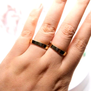 [GRATIS CETAK NAMA] Cincin Couple Titanium Anti Karat M124 | Cincin Pasangan | Cincin Hadiah | Cincin Lamaran | Cincin Tunangan | Aksesoris Pria Wanita