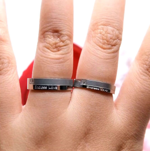 [GRATIS CETAK NAMA] Cincin Couple Titanium Anti Karat R66 | Cincin Pasangan | Cincin Hadiah | Cincin Lamaran | Cincin Tunangan | Aksesoris Pria Wanita