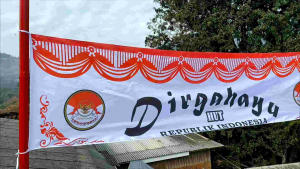 Bendera Gapura Gang Lespang Dirgahayu Merah Putih Panjang 2 Meter