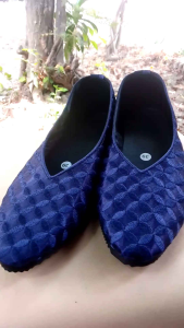 Sepatu Wanita Sulam Tangan Handmade Warna Navy