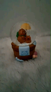Snowball Kotak Musik Bola Salju Capybara