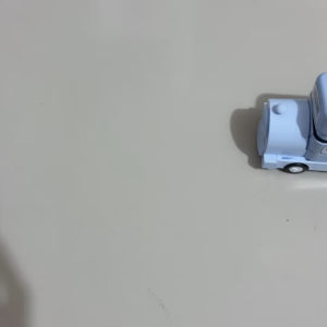 Tempat Pensil Kaleng Bus Beroda Putar LPY 55-101