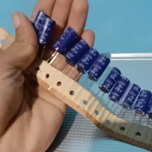 Elco 35v 470uf Original Japan: Komponen Elektronik Berkualitas untuk Perangkat Audio