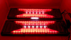 Lampu Stoplamp Truk 12-24 Volt LST 172 46 cm