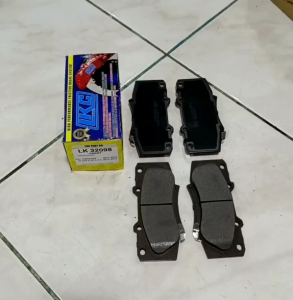 LK32098 FRONT BRAKE PAD TOYOTA FORTUNER HI-LUX 4X4 (LK 32098)