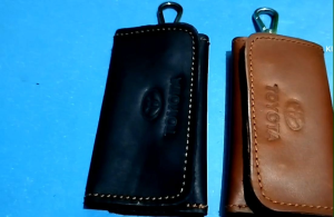 Dompet Gantungan Kunci Lipat Tiga Kulit Asli Toyota / Gantungan Kunci STNK Mobil Motor Kulit Asli