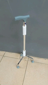 Tongkat Bantu Jalan Kaki Tiga Onemed Adjustable Multifungsi - Warna Perak