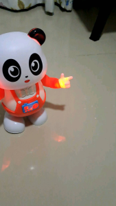 ตุ๊กตาแพนด้าเต้นได้