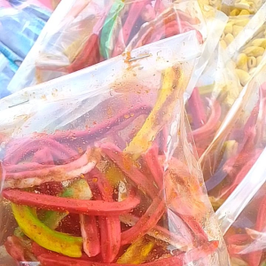 Cemilan makanan kerupuk beton renyah pedas kemasan mini