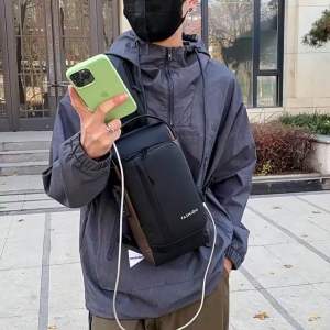 ALACRITY X636 Tas Selempang Pria Anti Maling Multifungsi USB Port