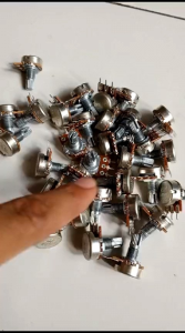 Potensio As Pendek 15 mm Am B100K 1 Pcs / Potensio 100K As Pendek 15 mm