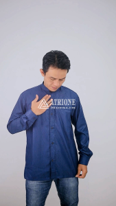 Kemeja Muslimin Pria Slimfit Lengan Panjang Motif Embos Warna Burgundy