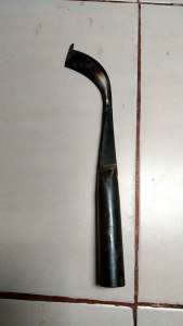 Alat Sadap Karet pisau karet Bahan Baja Plat berkualitas