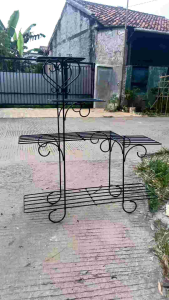 STANDING POT RAK BUNGA BESI MINIMALIS/ STANDING POT BERTINGKAT