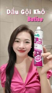Dầu Gội Khô Hương Hoa Quyến Rũ Batiste 200ml Dry Shampoo Floral & Flirty Blush khử mùi hôi và lưu lại hương thơm dễ chịu