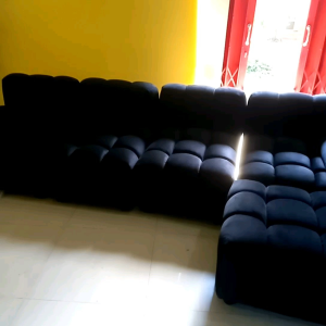 Desain Sofa Modular Modern untuk Living Room Nyaman