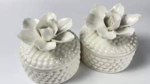 Bộ 2 Hũ đựng bánh kẹo mức gốm sứ trắng đục bông hoa sang trọng  đơn giản  tinh tế