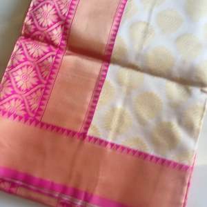 BEAUTFUL SOFT LICHI SILK WITH RICH PALLU JACQUARD WORK ON ALL OVER THE SAREE