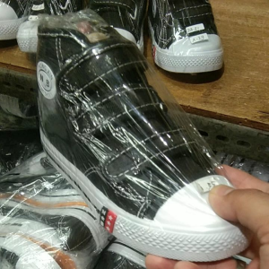 Sepatu Sekolah Perekat Import Terlaris