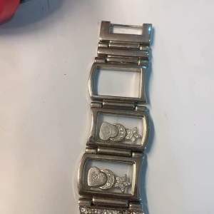 Đồng hồ nữ hiệu SENOVA QUARTZ thiết kế độc lạ mặt khảm trai  size 24x26mm dây tay 16.5cm