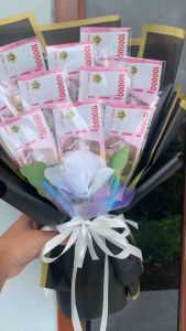 Buket kosongan isi sendiri 5-20 slot murah. Buket uang wisuda murah. Kado pacar ulang tahun wisuda