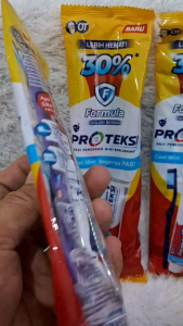 Paket 3 Formula Proteksi Pasta Gigi Plus Sikat Gigi