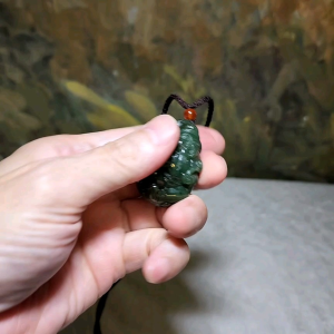 Premium Nephrite yellowish green biyu God of Wealth pendant (with certificate) 精品和田玉碧玉黃绿财神吊坠(带证书)