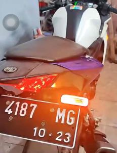 SALE LAMPU SEIN LED RUNNING 2 WARNA LAMPU SEN CLASSIC PLUS BREKET LAMPU LED TEMPEL SENJA RUNNING WATERPROOF MOTOR UNIVERSAL 008 LAMPU SEN RX KING AEROX VIXION VERZA BYSON MEGA PRO KLX CRF DLL