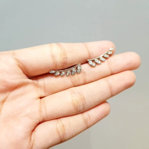 Deux - Anting Tusuk Mata Daun Elips