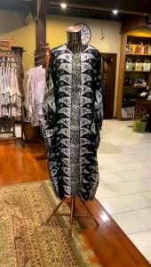 Triana Kaftan Viscos Dian Pelangi: Pilihan Busana Muslim untuk Segala Kesempatan