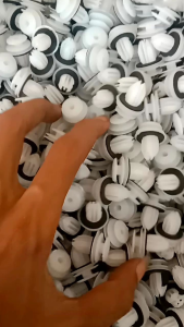 10pcs KLIP DORTIM KANCING DOORTRIM TOYOTA AVANZA XENIA RUSH TERIOS KLIP KANCING PINTU\\n\\n Apa Itu Klip Dor Tim Pintu?\\n\\nKlip dor tim pintu adalah komponen penting yang digunakan dalam otomotif, terutama pada pintu mobil. Klip ini digunakan untuk memperkuat dan mengamankan bagian dalam pintu mobil, memberikan penampilan yang lebih menarik, dan meningkatkan kenyamanan saat membuka dan menutup pintu.\\n\\n Fungsi Klip Dor Tim Pintu\\n\\nFungsi utama klip dor tim pintu adalah untuk memperkuat dan melindungi bagian dalam pintu mobil. Selain itu, klip ini juga berfungsi sebagai aksesori yang dapat meningkatkan estetika mobil.\\n\\n Bagaimana Klip Dor Tim Pintu Bekerja?\\n\\nKlip dor tim pintu bekerja dengan cara mengaitkan bagian dalam pintu mobil pada rangka pintu. Hal ini membuat pintu lebih kuat dan aman, serta memberikan penampilan yang lebih menarik.\\n\\n Cara Menggunakan Klip Dor Tim Pintu\\n\\nUntuk menggunakan klip dor tim pintu, Anda perlu mengikuti langkah-langkah instalasi berikut:\\n\\n Langkah-langkah Instalasi Klip Dor Tim Pintu\\n\\n1. Bersihkan bagian dalam pintu mobil dari debu dan kotoran.\\n2. Pasang klip dor tim pintu pada bagian dalam pintu mobil.\\n3. Pastikan klip terpasang dengan kuat dan rapi.\\n\\n Tips dan Trik Penggunaan Klip Dor Tim Pintu\\n\\n* Gunakan klip dor tim pintu berkualitas untuk mendapatkan hasil yang maksimal.\\n* Pasang klip dengan hati-hati untuk menghindari kerusakan pada pintu mobil.\\n* Bersihkan klip secara rutin untuk menjaga kebersihan dan kinerja.\\n\\n Manfaat Menggunakan Klip Dor Tim Pintu\\n\\nMenggunakan klip dor tim pintu memiliki banyak manfaat, antara lain:\\n\\n Penyempurnaan Penampilan Mobil\\n\\nKlip dor tim pintu dapat meningkatkan estetika mobil dengan memberikan penampilan yang lebih menarik dan modern.\\n\\n Keamanan dan Perlindungan Pintu Mobil\\n\\nKlip dor tim pintu memberikan perlindungan ekstra pada bagian dalam pintu mobil, sehingga membuat pintu lebih kuat dan aman.\\n\\n Klip Dor Tim Pintu untuk Berbagai Mobil\\n\\n KLIP DORTIM KANCING DOORTRIM TOYOTA AVANZA XENIA RUSH TERIOS KLIP KANCING PINTU\\n\\nKlip dor tim pintu Toyota Avanza, Xenia, Rush, dan Terios adalah aksesori otomotif berkualitas tinggi yang dirancang khusus untuk melindungi bagian dalam pintu mobil Anda. Produk ini cocok digunakan pada berbagai jenis mobil Toyota.\\n\\n Klip Dor Tim Pintu Berkualitas untuk Mobil Tersios\\n\\nKlip dor tim pintu berkualitas tinggi juga tersedia untuk mobil Tersios. Produk ini dirancang untuk memberikan perlindungan ekstra pada bagian dalam pintu mobil, serta meningkatkan estetika mobil.\\n\\n Klip Dor Tim Pintu Otomotif untuk Berbagai Merk Mobil\\n\\nSelain Toyota Avanza, Xenia, Rush, Terios, dan Tersios, klip dor tim pintu juga tersedia untuk berbagai merk mobil lainnya. Produk ini cocok digunakan pada berbagai jenis mobil, baik itu mobil murah maupun mahal.\\n\\n Kesimpulan\\n\\nKlip dor tim pintu adalah aksesori otomotif yang penting dan berguna untuk melindungi bagian dalam pintu mobil, serta meningkatkan estetika mobil. Dengan menggunakan klip dor tim pintu berkualitas, Anda dapat menjamin keamanan dan kenyamanan saat berkendara.\n}