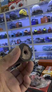 Combo 4 cục và 2 cục cao su giảm chấn đầm thước xăng và điện . Đường kính 4x4cm lỗ trục ốc phi 8mm