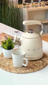 SMEG Retro Whistling Kettle – Electric Stainless-Steel Kettle Compatible with Induction Cookers and Open Flame